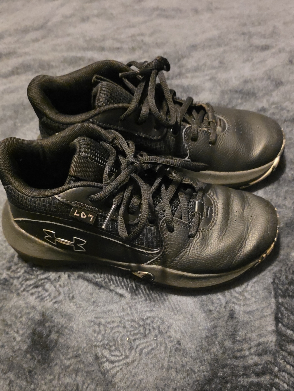 Under Armour Black kids LD7